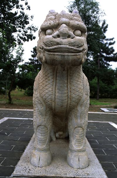 石雕麒麟神兽雕塑摆件(图1)